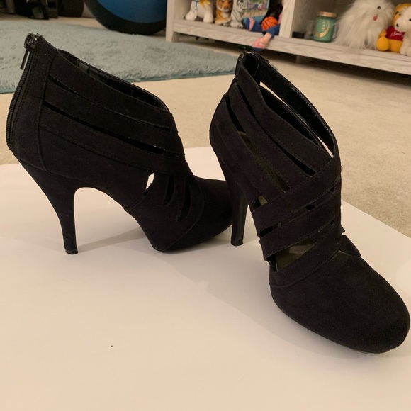 4’ Heel Black Suede Booties 7.5 - Picture 2 of 5